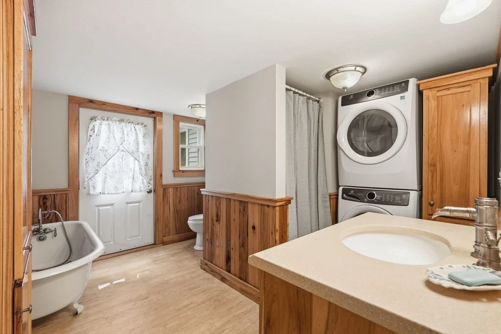 Photo of 32 Eunice Williams Dr