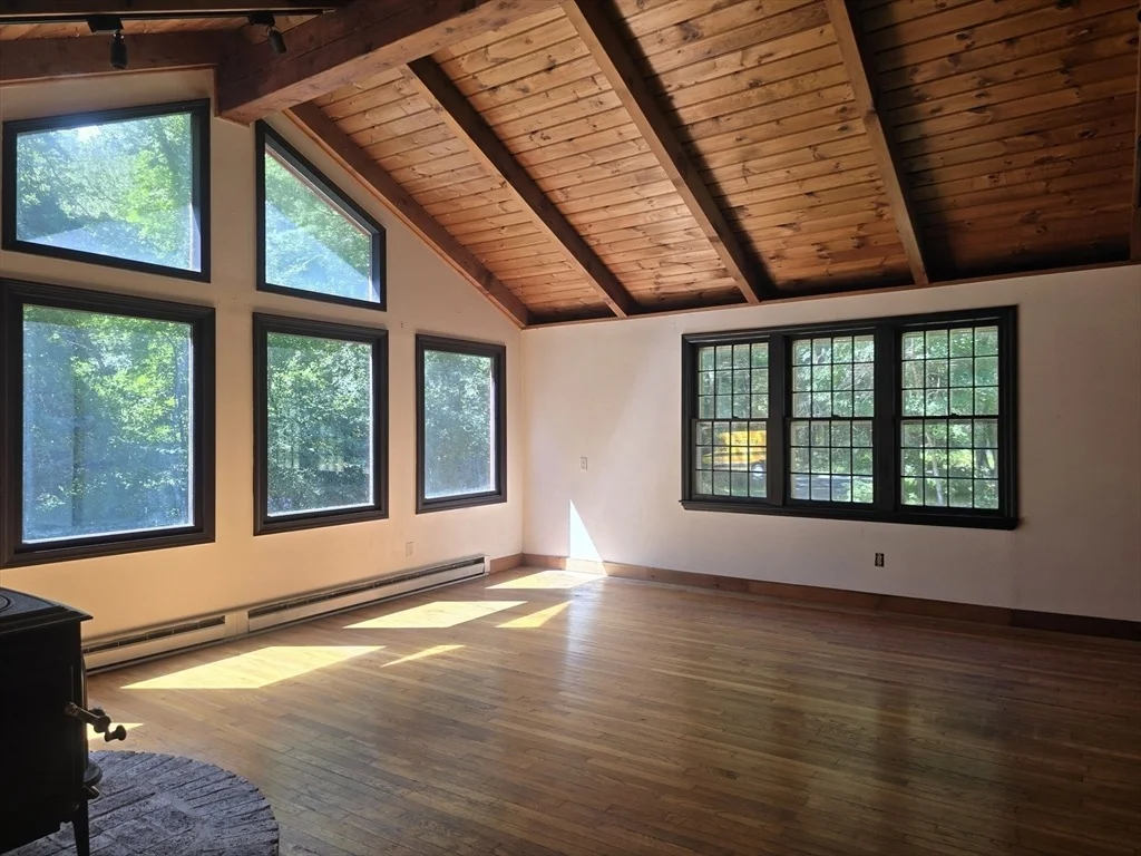 Photo of 207 Boxboro Rd