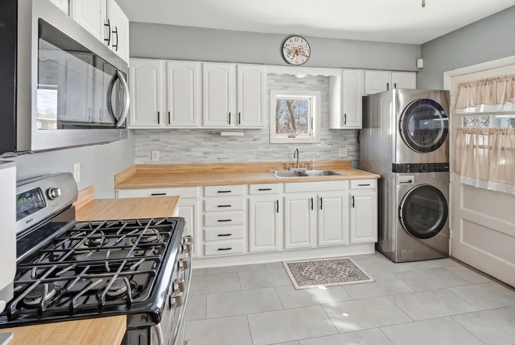 Photo of 83 4th Ave