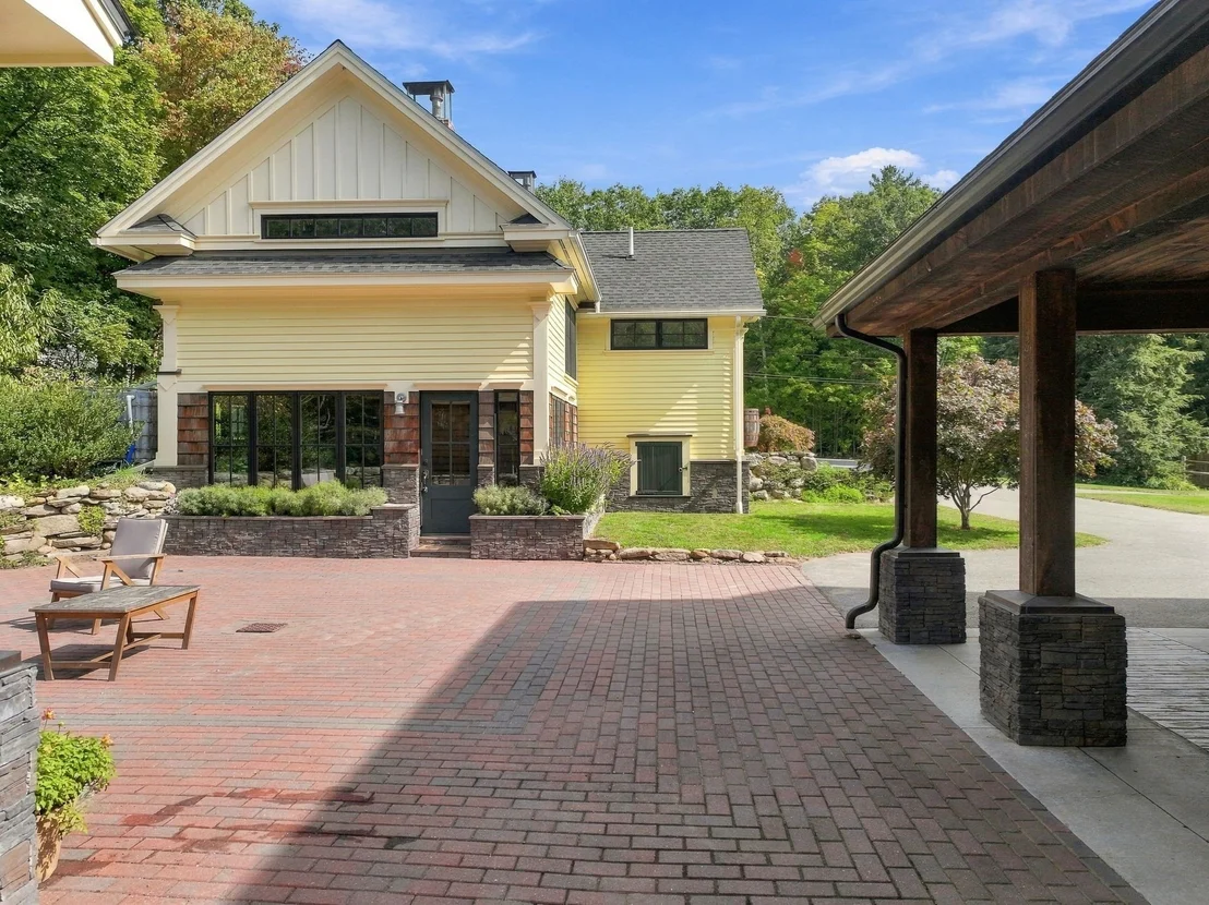 Photo of 191 Damon Rd