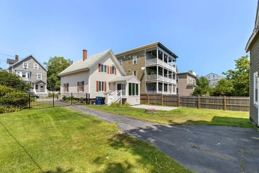Photo of 18 Willow Ave