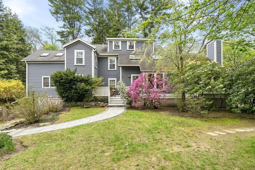 Photo of 1333 Great Plain Ave