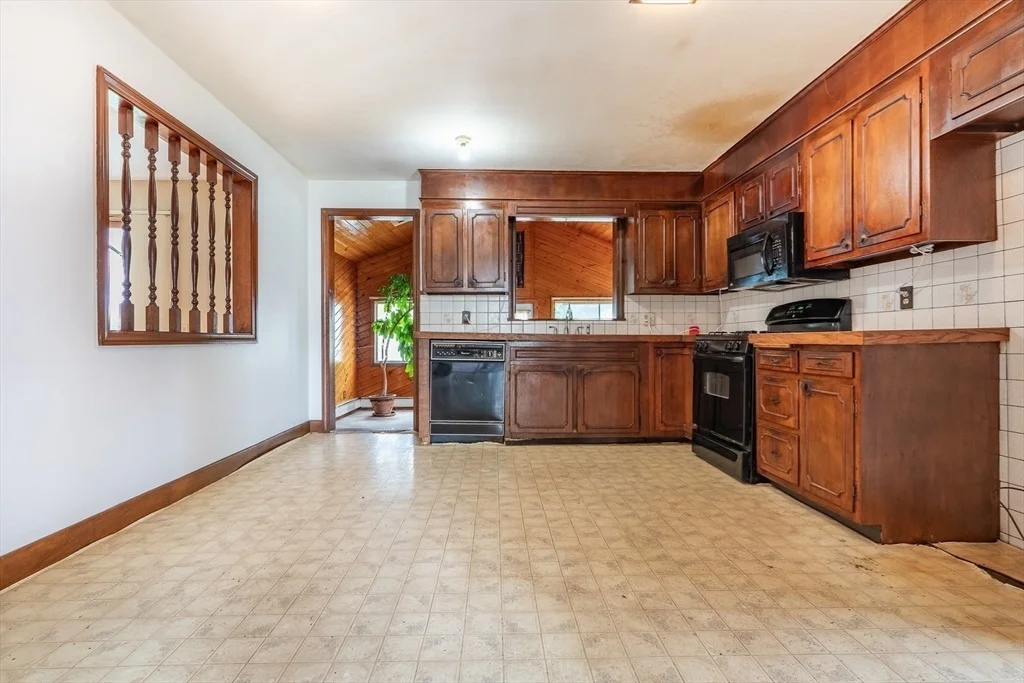 Photo of 355 Barnes