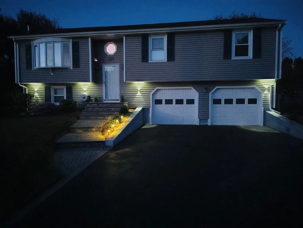 Photo of 166 Mohawk Dr