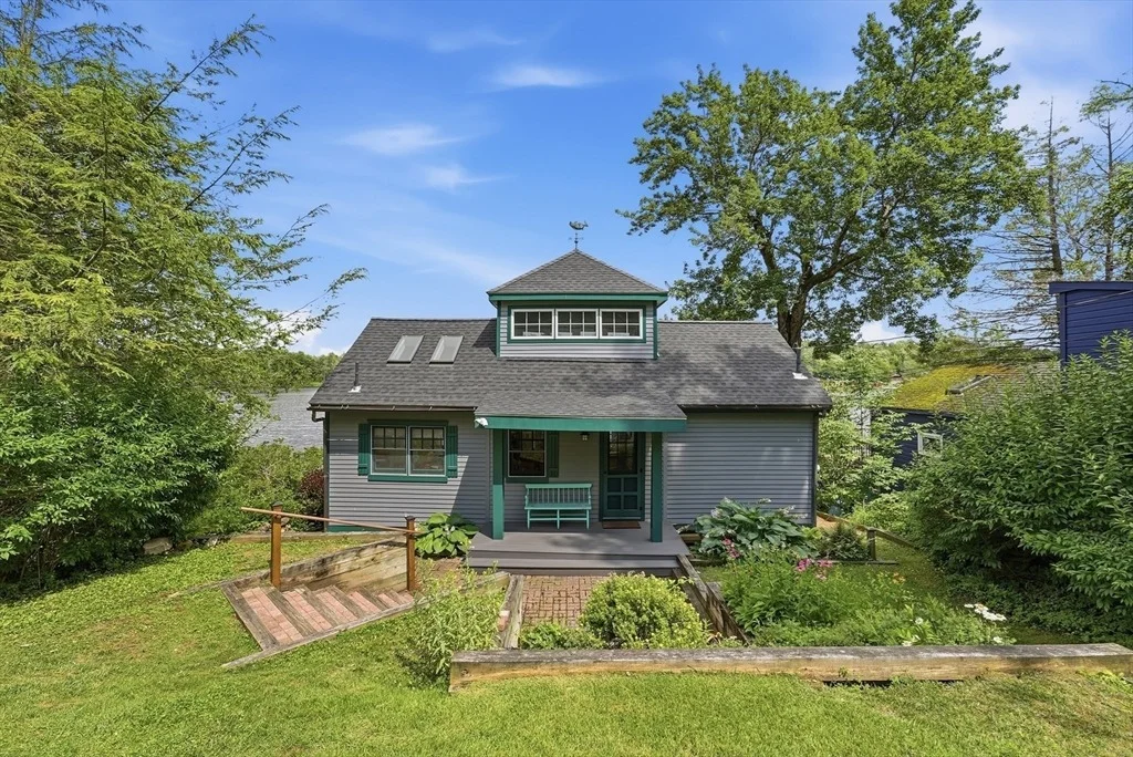 Photo of 279 Old Pond Rd