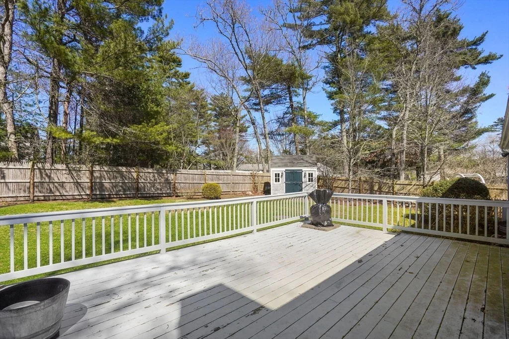 Photo of 492 Delano Rd