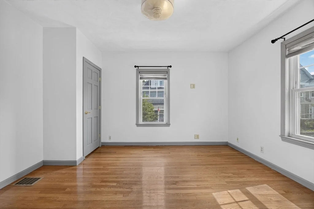 Photo of 18 Henry St