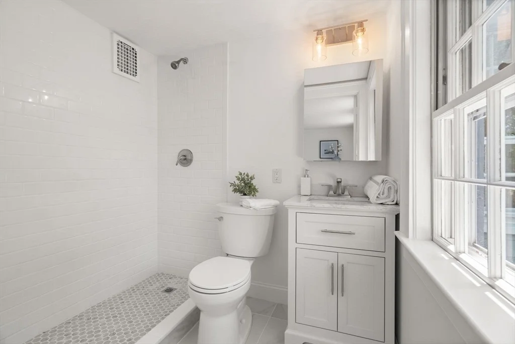 Photo of 25 Chestnut Hill Rd