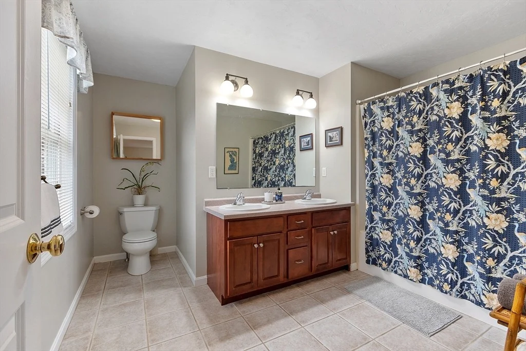Photo of 6 Winterberry Ln