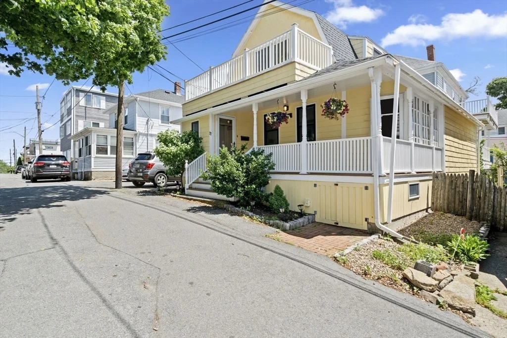 Photo of 32 Maple Ave