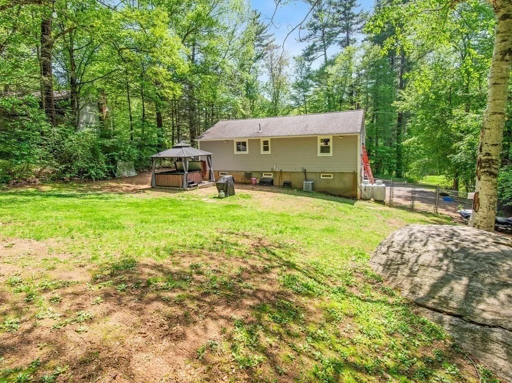 Photo of 31 Leno Rd