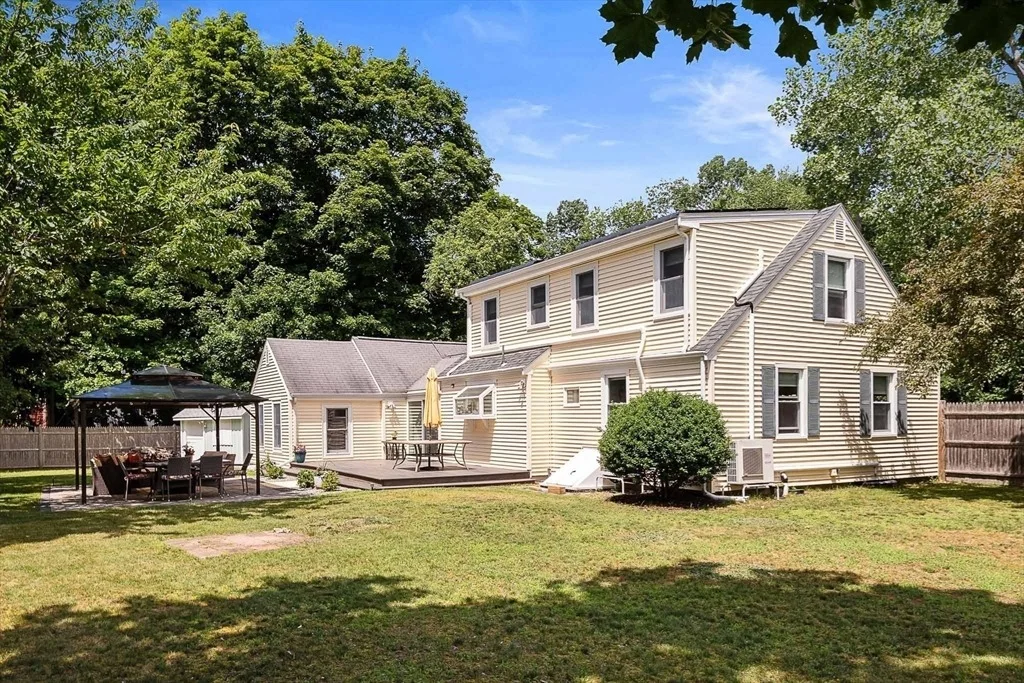 Photo of 389 Commonwealth Rd.