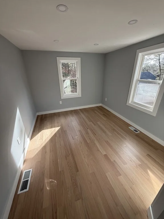 Photo of 35 Claulise Ln