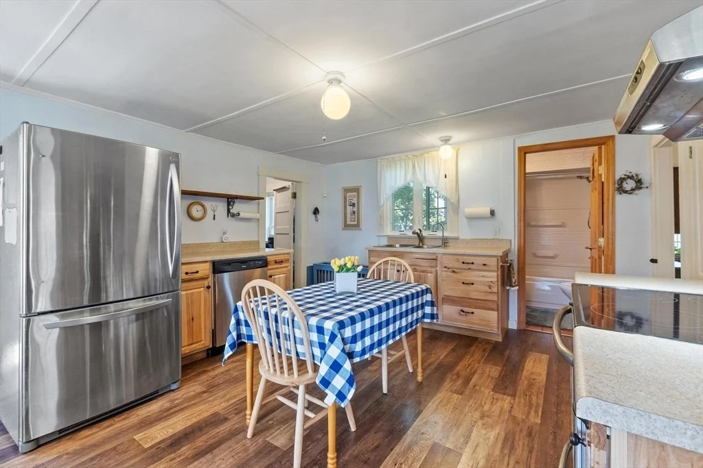 Photo of 397 Pleasant St