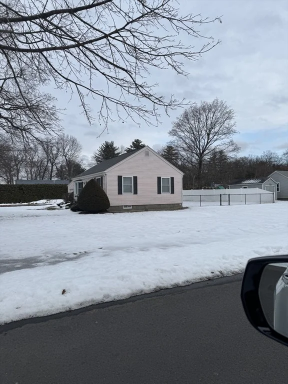Photo of 35 Loring Ln