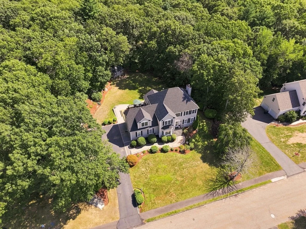 Photo of 13 Larkin Ln