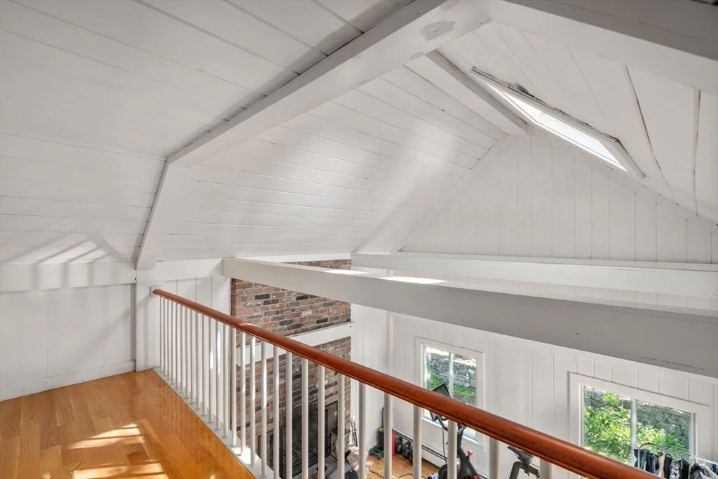 Photo of 339 Boston Rd