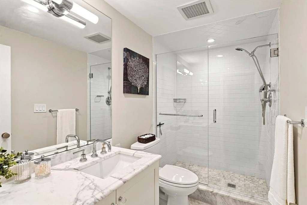 Photo of 5 Leslie Cove