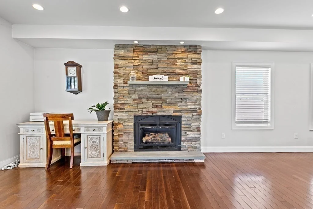 Photo of 651 Nashua Rd