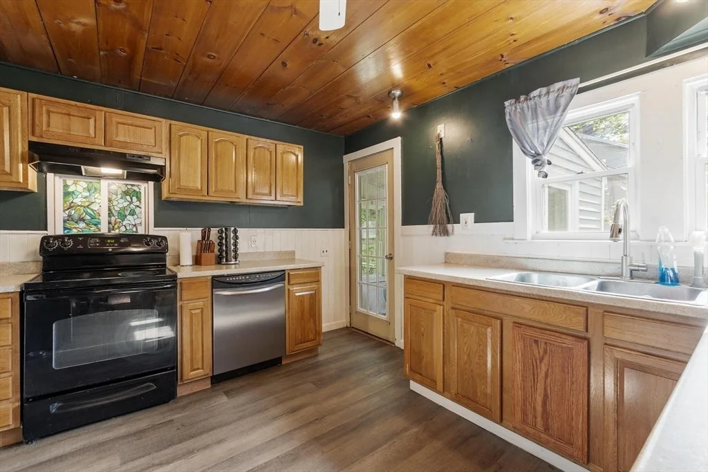 Photo of 284 Drury Ave.