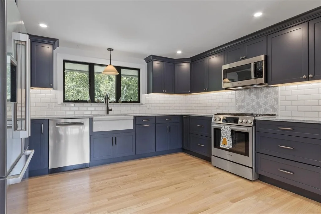 Photo of 467 Loring Road