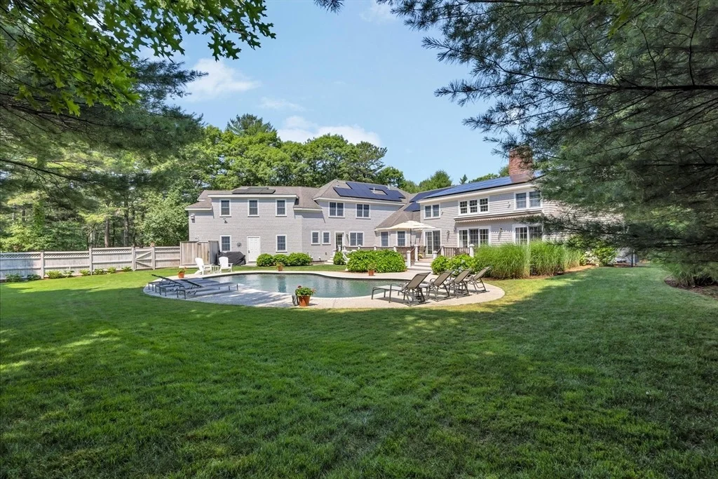 Photo of 72 Highwood Way