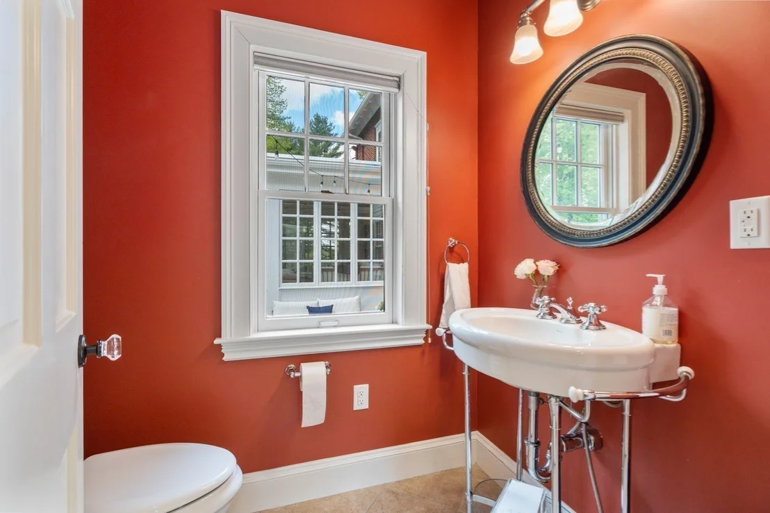 Photo of 1172 Lowell Rd