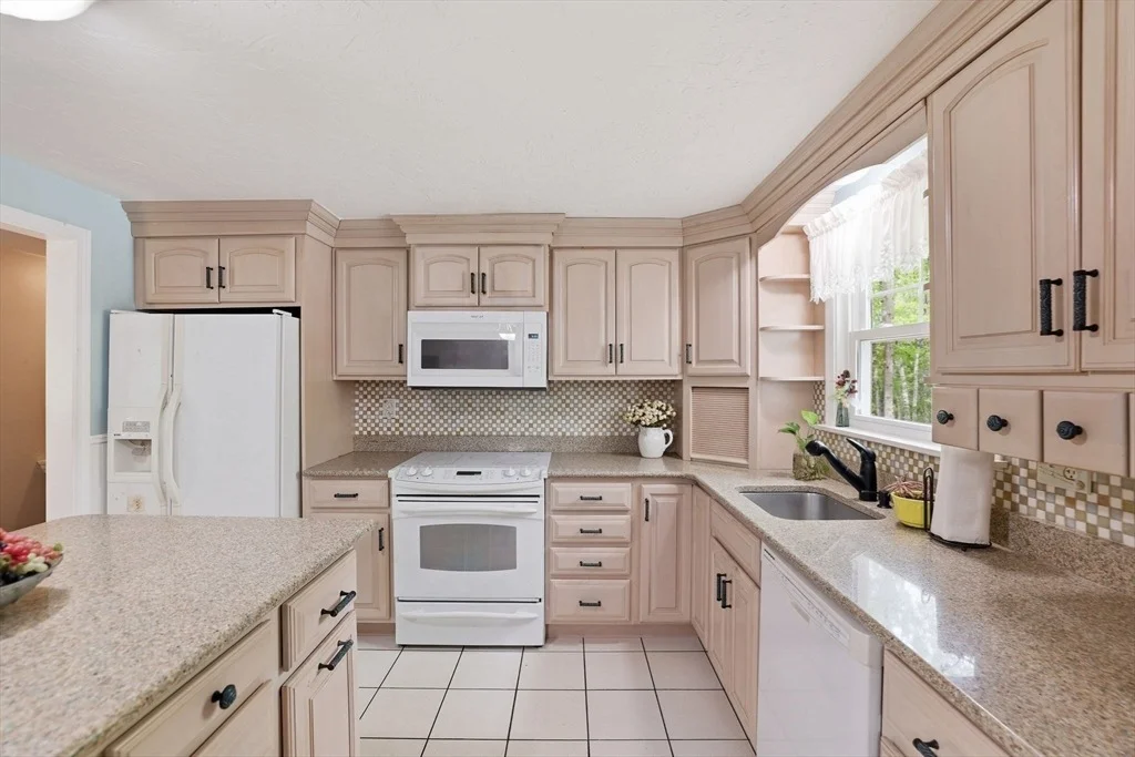 Photo of 17 Briggs Ave