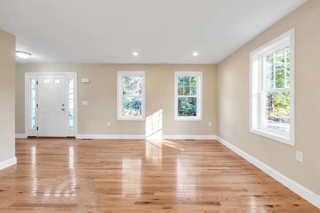 Photo of 18 Columbine Rd