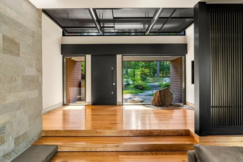 Photo of 5 Redwood Cir