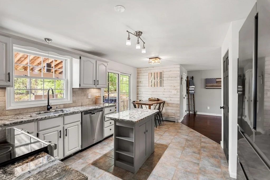 Photo of 12 Rainbow Cir