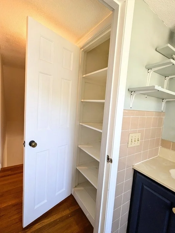 Photo of 314 Mackenzie Ave