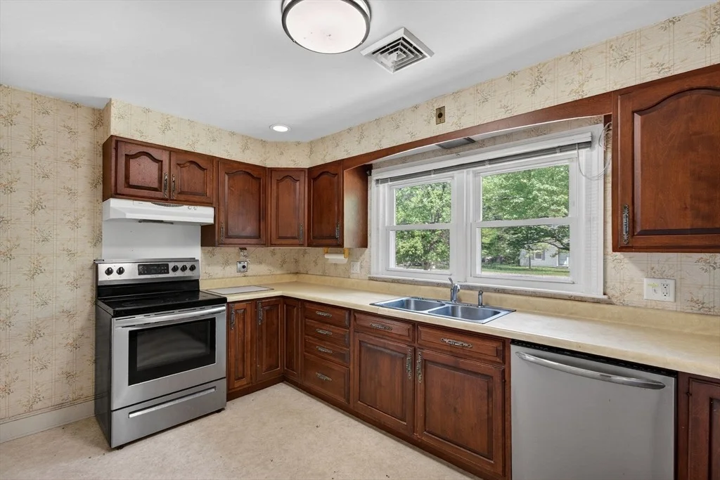Photo of 61 Harvard Rd