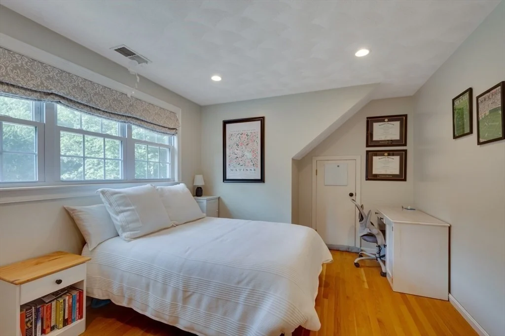 Photo of 37 Spruce Rd