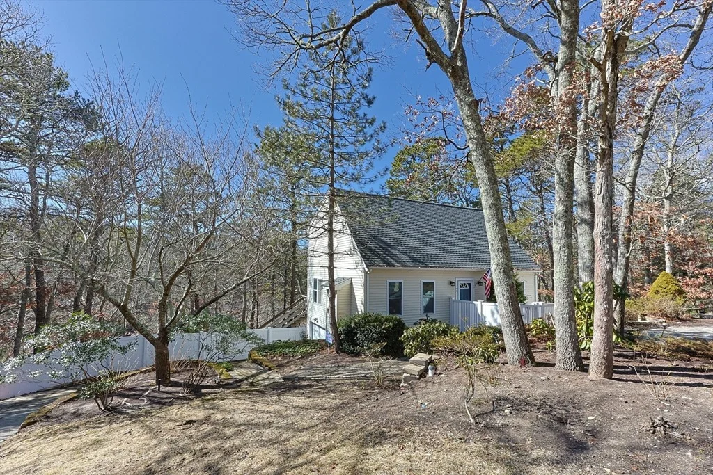 Photo of 7 Santuit Pond Rd