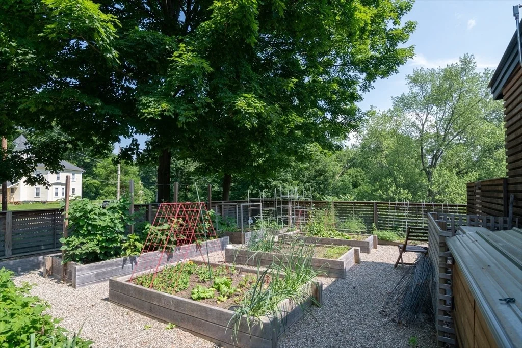 Photo of 75 Lyman Rd