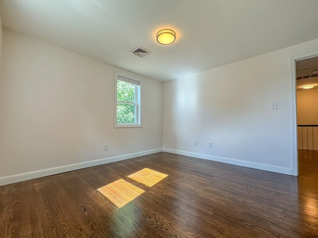 Photo of 282 Pleasant St