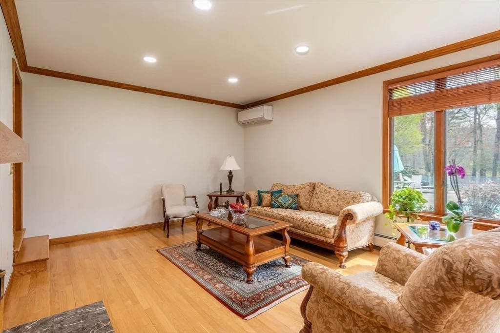 Photo of 560 Middle St