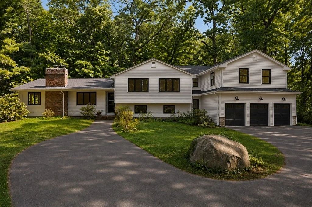 Photo of 20 Algonquin Rd