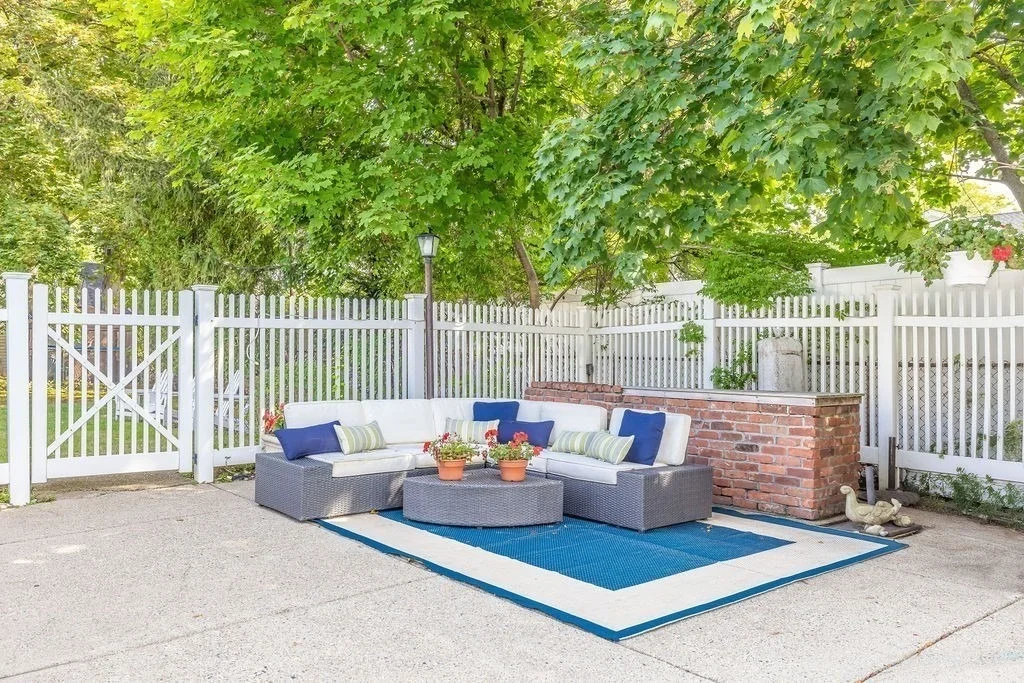 Photo of 154 Warren Street