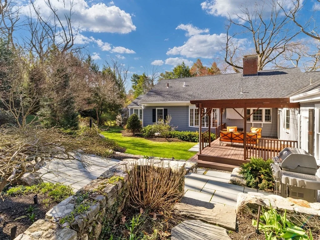 Photo of 15 Barnstable Rd