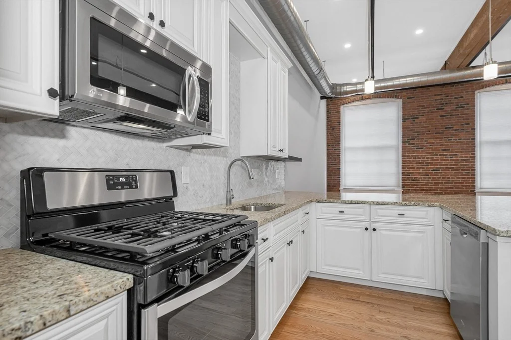 Photo of Unit 320 at 491 Dutton St