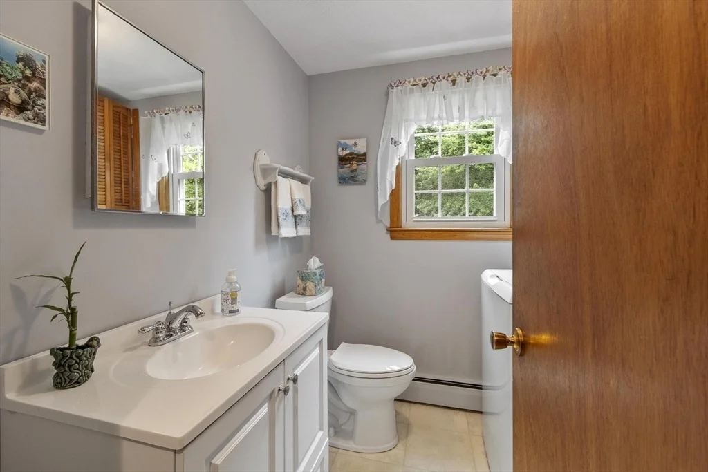 Photo of 7 Susan Dr