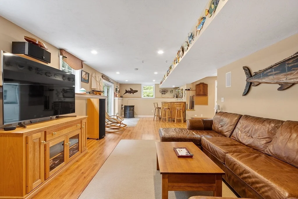 Photo of 6 Winterberry Ln