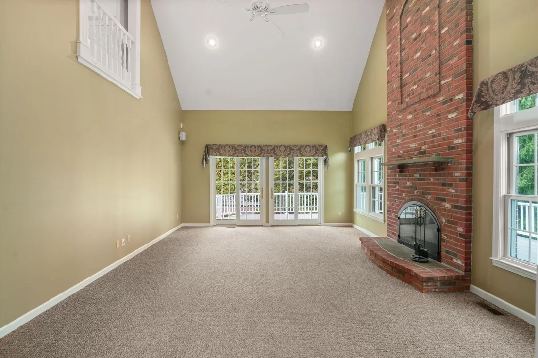 Photo of 9 Fieldstone Dr