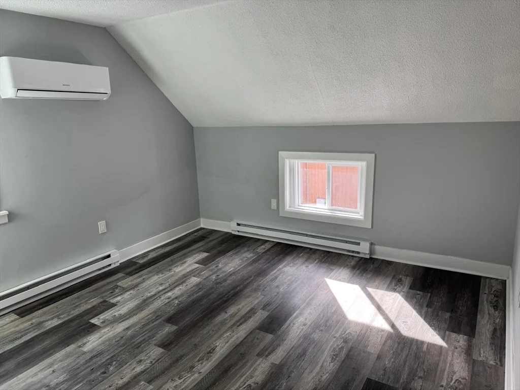 Photo of 94 Massasoit Rd