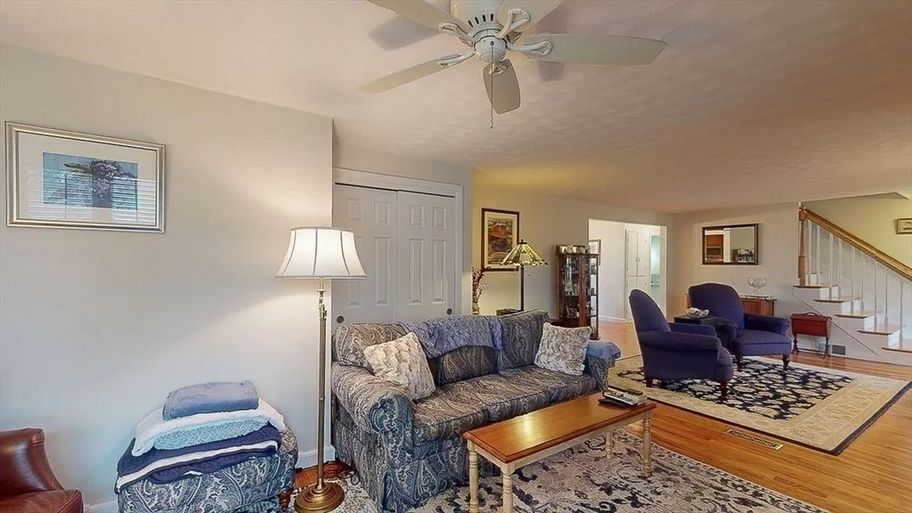 Photo of 7 Nevada Dr