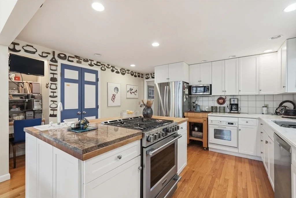 Photo of 10 Dana St
