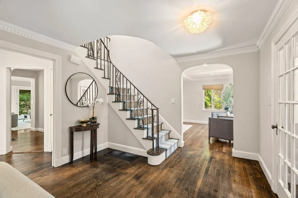 Photo of 142 Beverly Rd.