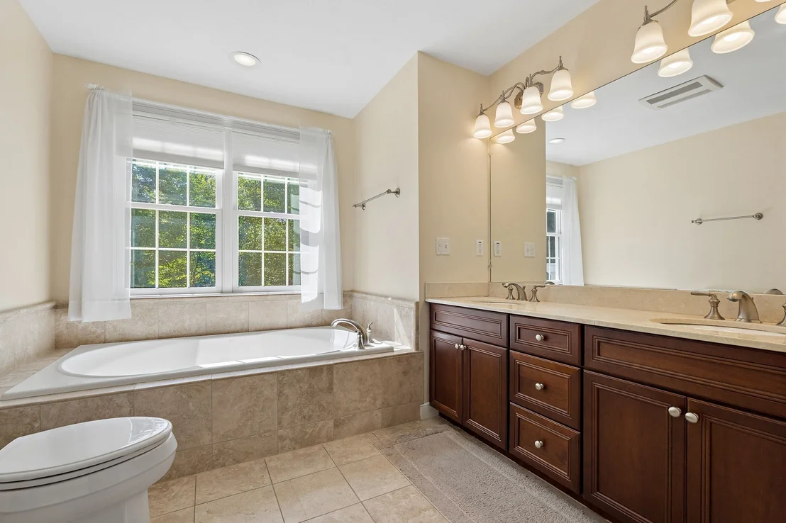 Photo of 7 Sylvan Dr